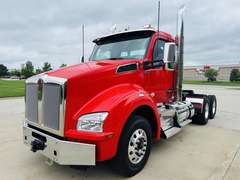 2027 Kenworth T880 photo 2