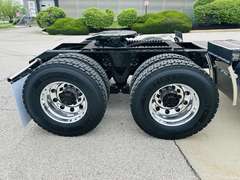 2027 Kenworth T880 photo 4