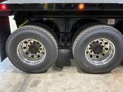 2027 Kenworth T880S photo 3