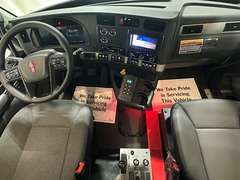 2027 Kenworth T880S photo 2