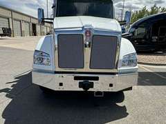 2027 Kenworth T880 photo 8