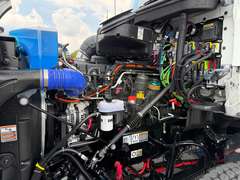2027 Kenworth T880 photo 6