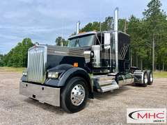 2027 Kenworth W900L photo 4