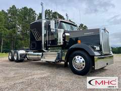 2027 Kenworth W900L photo 1