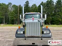 2027 Kenworth W900L photo 3
