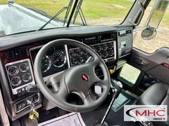 2027 Kenworth W900L photo 10