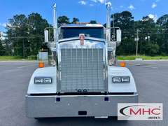 2027 Kenworth W900L photo 2