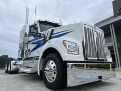 2027 Kenworth W990 photo 2