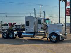 2027 Kenworth W900L photo 2