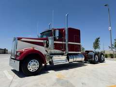 2027 Kenworth W900L photo 1