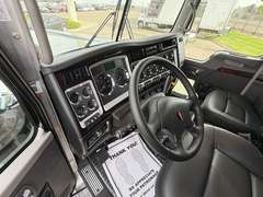 2027 Kenworth W900L photo 3