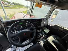 2027 Kenworth W900L photo 3