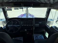 2027 Kenworth W900L photo 3