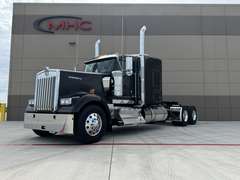 2027 Kenworth W900L photo 2