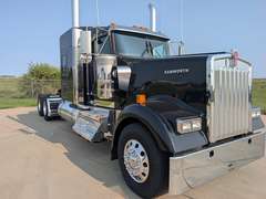 2027 Kenworth W900L photo 1