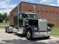 2027 Kenworth W900L photo 1