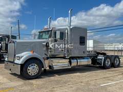 2027 Kenworth W900L photo 3