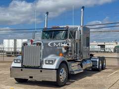 2027 Kenworth W900L photo 2