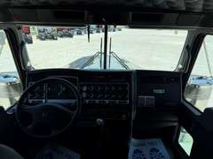 2027 Kenworth W900L photo 3