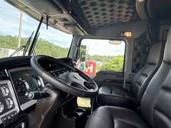 2027 Kenworth W900L photo 3