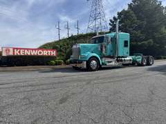 2027 Kenworth W900L photo 2