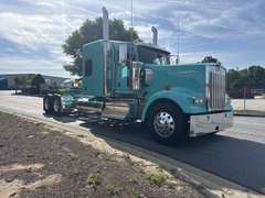 2027 Kenworth W900L photo 1