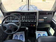 2027 Kenworth W900L photo 3