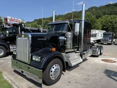 2027 Kenworth W900L photo 1
