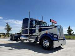 2027 Kenworth W900L photo 1