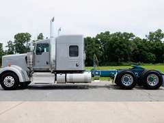 2027 Kenworth W900L photo 7