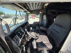 2027 Kenworth W900L photo 3