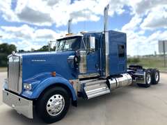 2027 Kenworth W900L photo 2