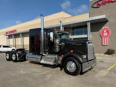 2027 Kenworth W900L photo 1