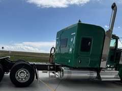 2027 Kenworth W900L photo 4