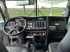 2027 Kenworth W900L photo 3