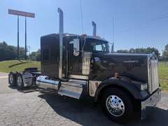 2027 Kenworth W900L photo 1