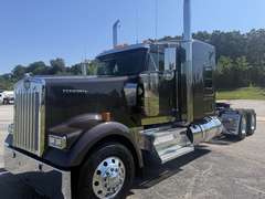 2027 Kenworth W900L photo 2