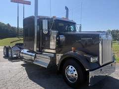 2027 Kenworth W900L photo 10