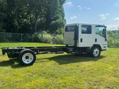 2027 Isuzu NPR-HD photo 9