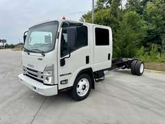 2027 Isuzu NPR-HD photo 2