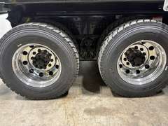 2027 Kenworth T880 photo 3
