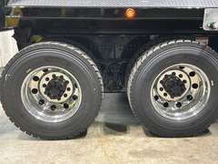2027 Kenworth T880 photo 3