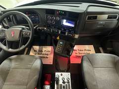 2027 Kenworth T880 photo 2