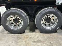 2027 Kenworth T880 photo 3