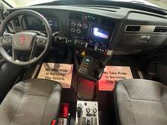 2027 Kenworth T880 photo 2