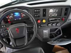 2027 Kenworth T380 photo 3