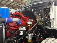 2027 Kenworth T880 photo 6