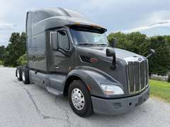 2022 Peterbilt 579 photo 1