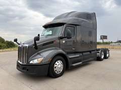 2023 Peterbilt 579 photo 2