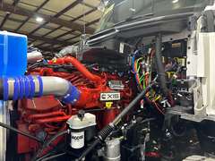 2027 Kenworth T880 photo 6